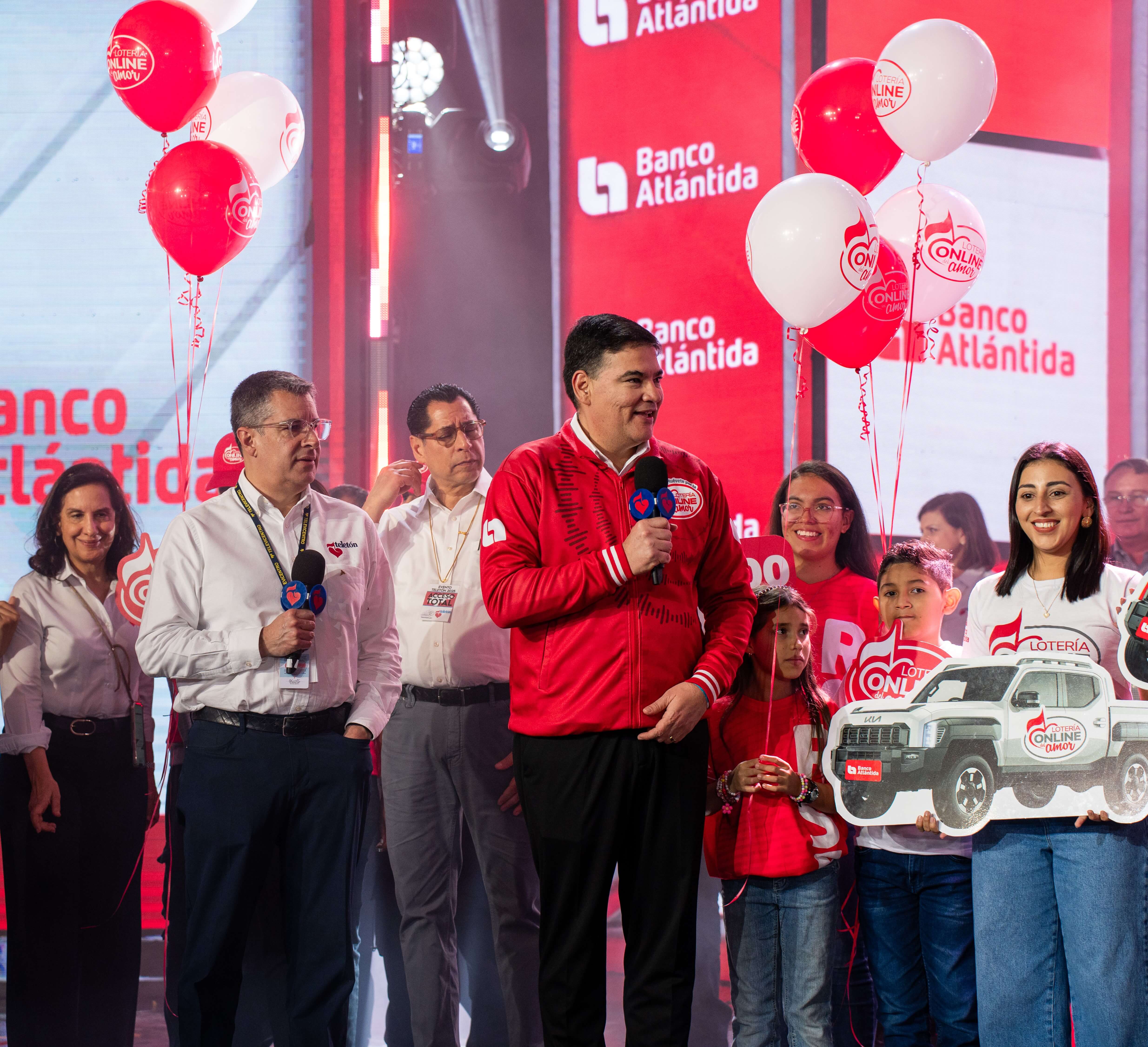 Fotos entrega de Donativo de Banco Atlántida a La Teletón 2025